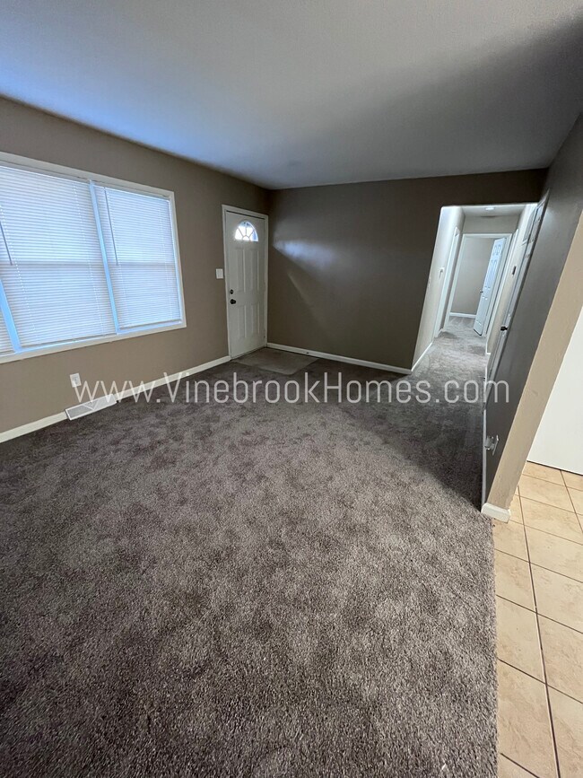 Building Photo - 8211 Ruskin Way