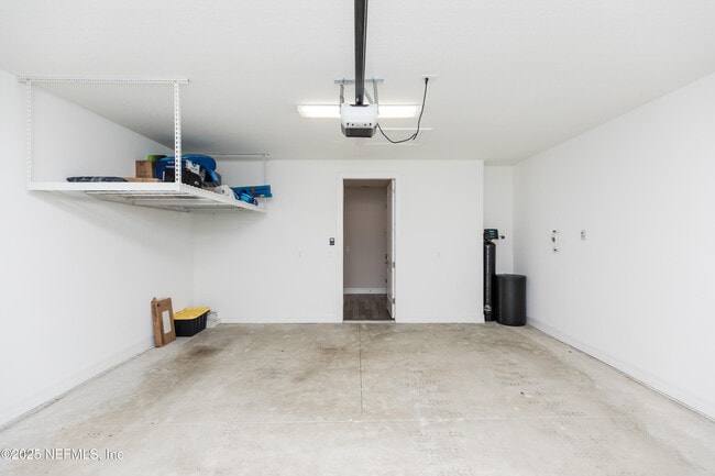 Building Photo - 93 Curved Bay Trl