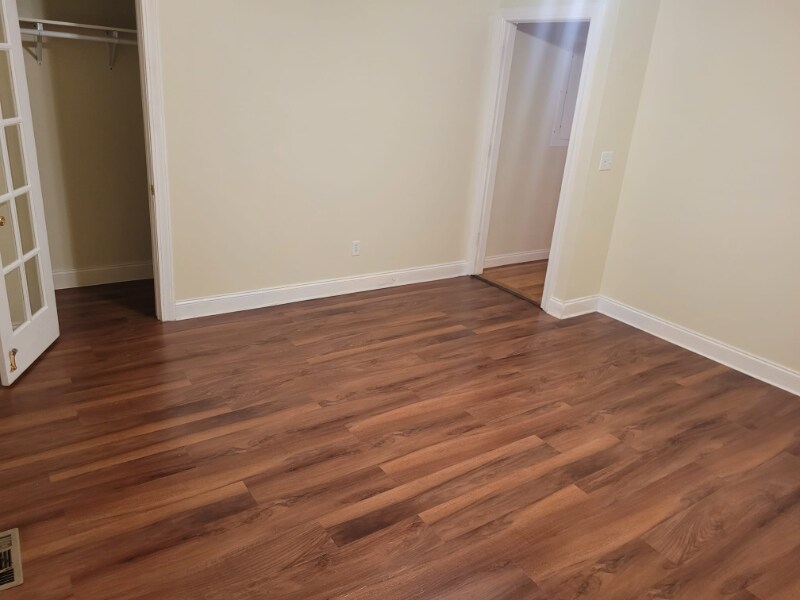 Building Photo - 3675 W Pointe Dr