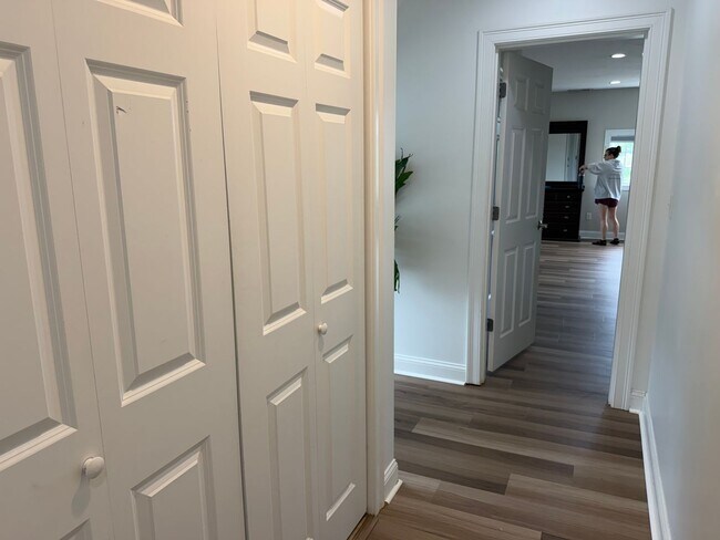 Building Photo - King Light, LLC