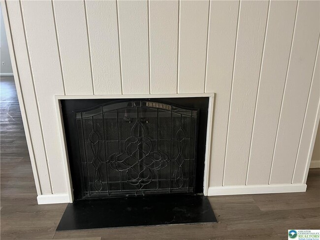 Building Photo - 328 Carver Dr