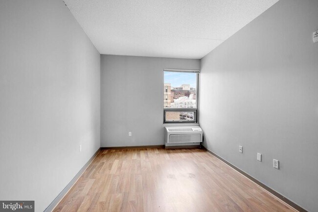 Building Photo - 815 Arch St