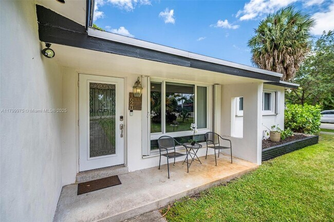 Building Photo - 1620 SW 33rd Ave