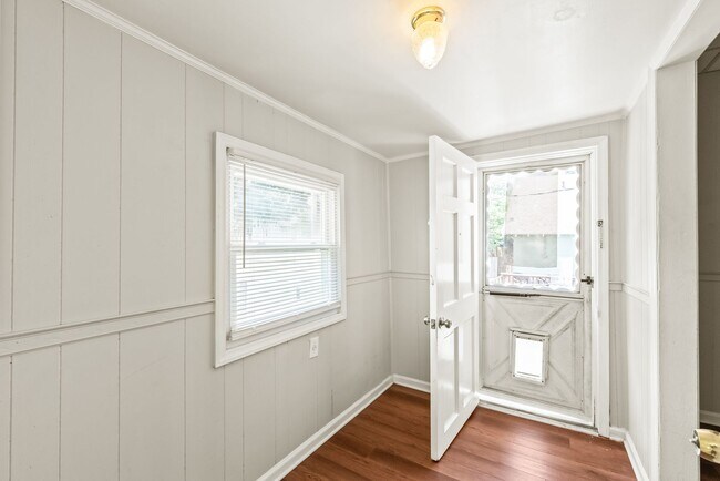 Building Photo - Move in ready in Gastonia’s Rapidly Growing FUSE District