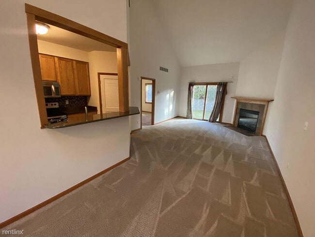 Building Photo - 3 br, 2.5 bath Townhome - 2112 Liberty Hts
