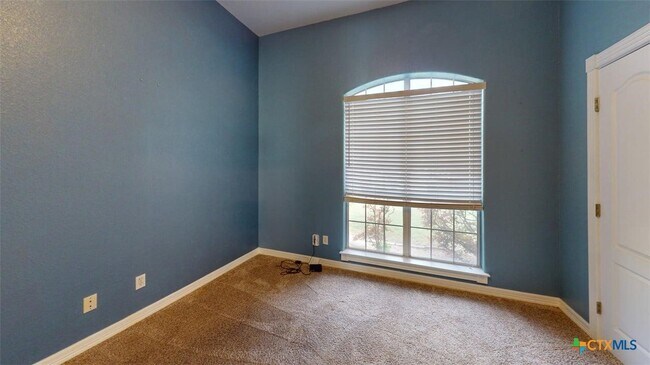 Building Photo - 142 Jesse James Dr