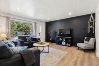 Building Photo - 6484 Aylesworth Dr