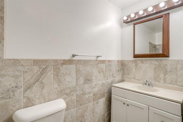 Building Photo - 1911 Joslin St