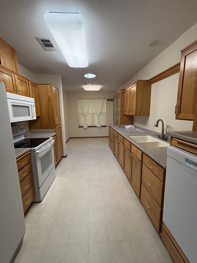Building Photo - Two Bedroom, Two Bath Condo at Mountain Me...