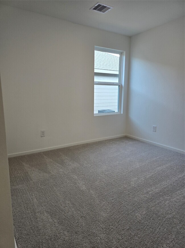 Building Photo - 25561 Blossom Ct