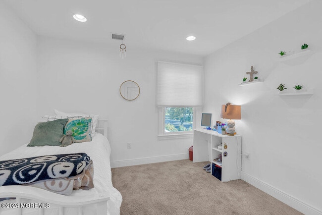 Building Photo - 300 Salem Ave