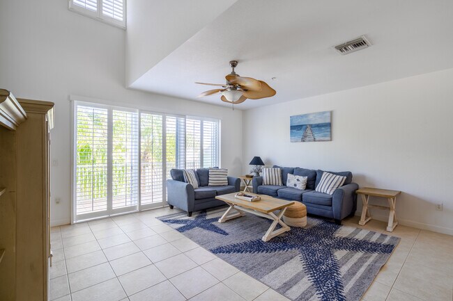 Living room - 8904 Duval Ln