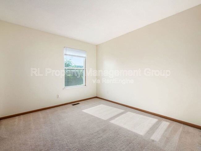 Building Photo - 3152 Thorndyke St