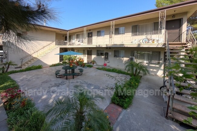 Building Photo - 3906 La Crescenta Ave