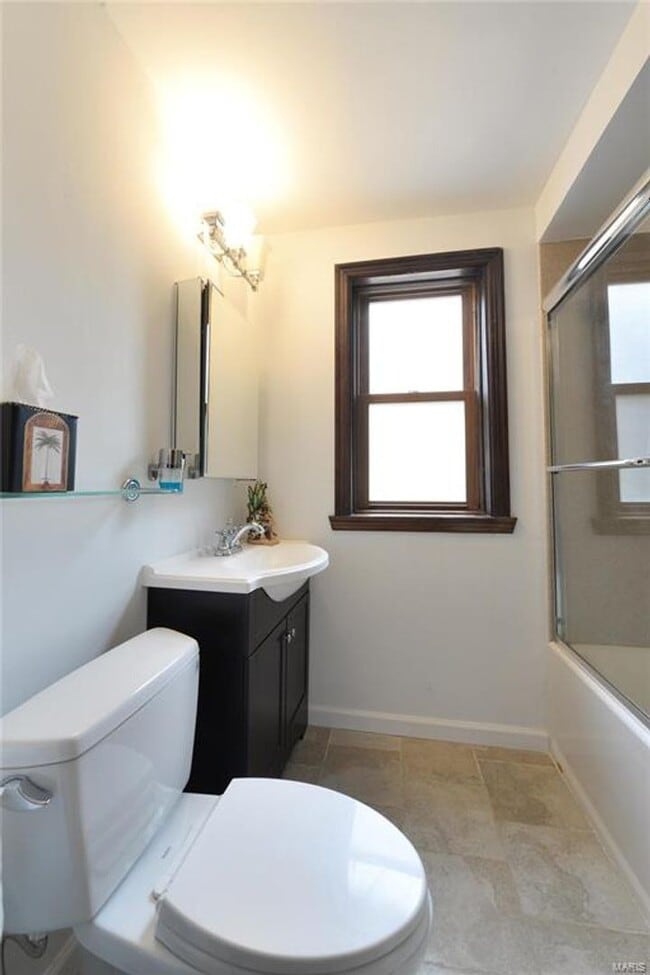 Building Photo - 7572-74 York