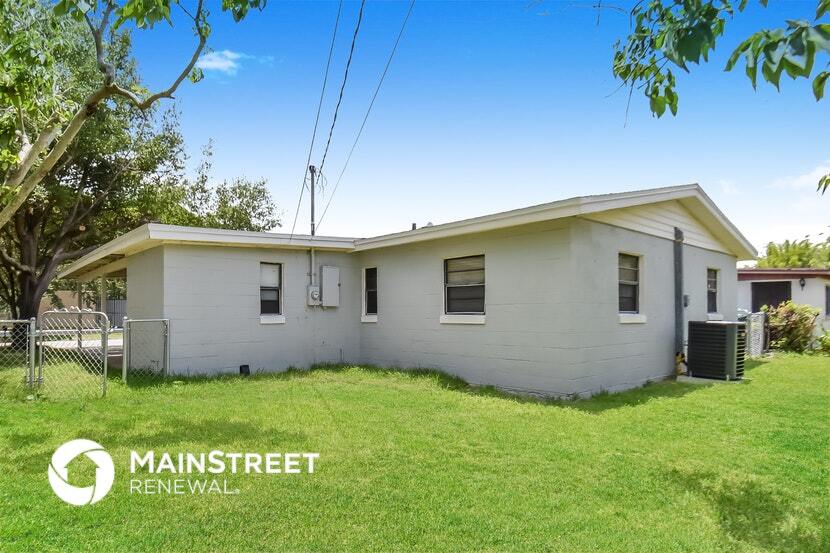 Building Photo - 7402 Pomelo Dr