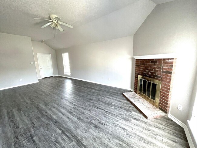 Building Photo - 8918 Quail Ridge Dr