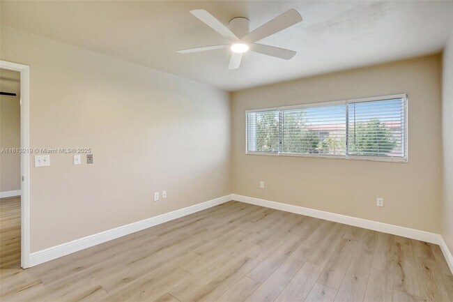 Building Photo - 12651 SW 16th Ct