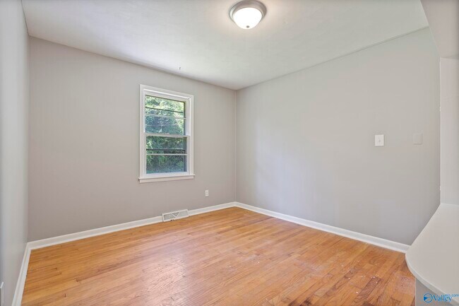Building Photo - 1103 Wayne Cir
