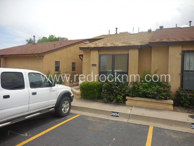 Building Photo - Single Story 2BR/2BTH Townhome in Rio Rancho!