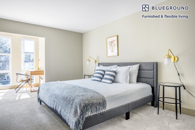 Building Photo - 13935 Tahiti Way