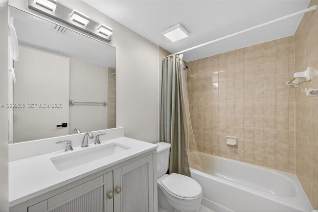 Building Photo - 800 SW 104th Ct