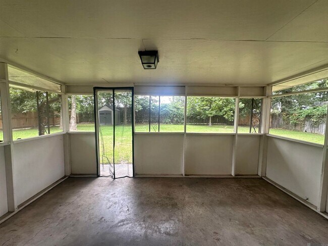 Building Photo - 9042 Keaty Dr