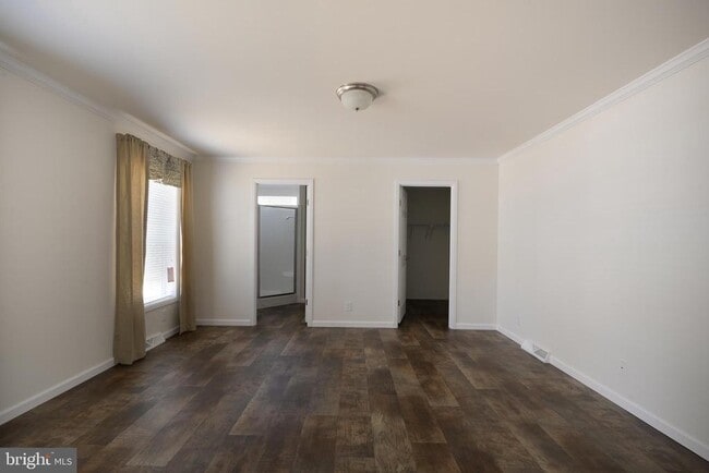 Building Photo - 41 Edgewater Dr