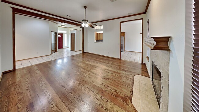 Building Photo - 3 Bedroom with Office in Edmond