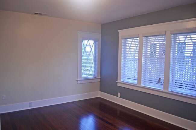Building Photo - 3765 - 3767