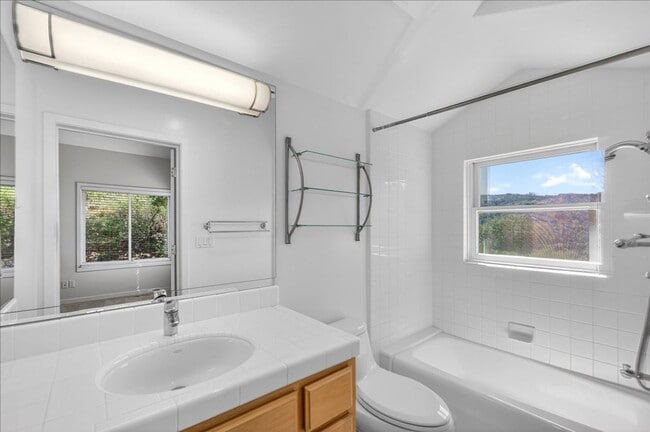 Building Photo - Gorgeous Executive Home Over Downtown Los Gatos