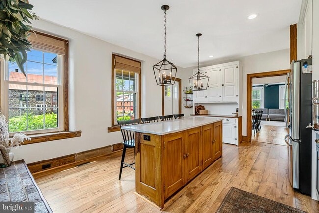 Building Photo - 2406 Upper Ridge Rd