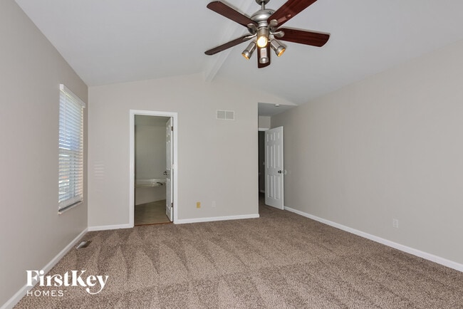 Building Photo - 901 Lands End Cir