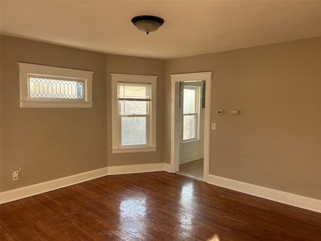 Building Photo - 52 Vine St