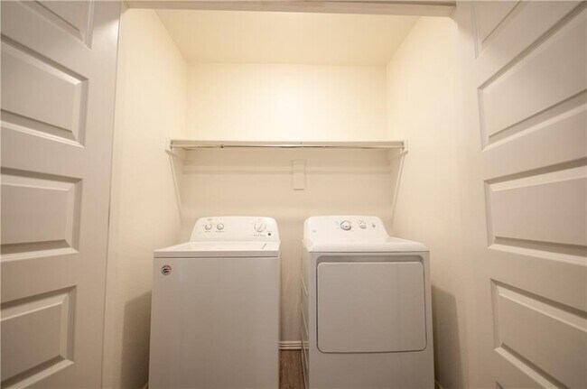 Building Photo - 4073 W Santa Maria Ln