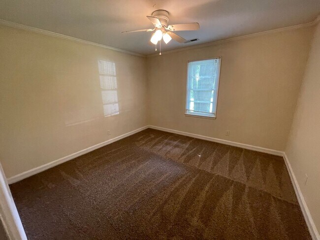 Building Photo - 313 Georgia Dr