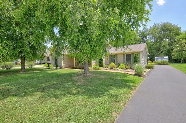 Building Photo - 3215 Arthur Dr