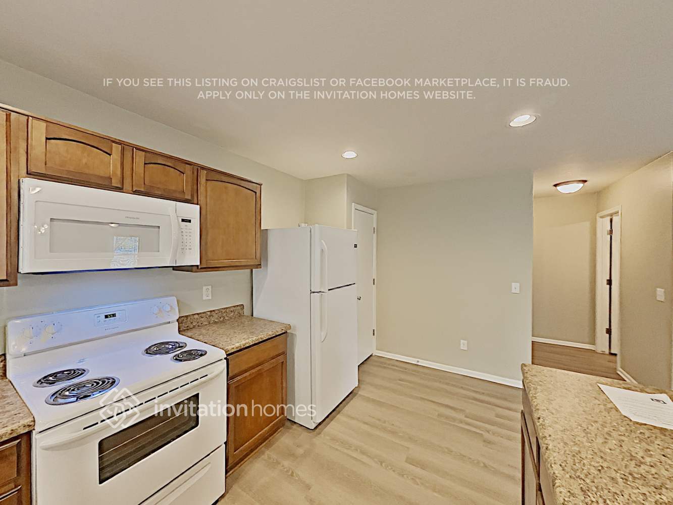 Building Photo - 944 S Sabino Dr