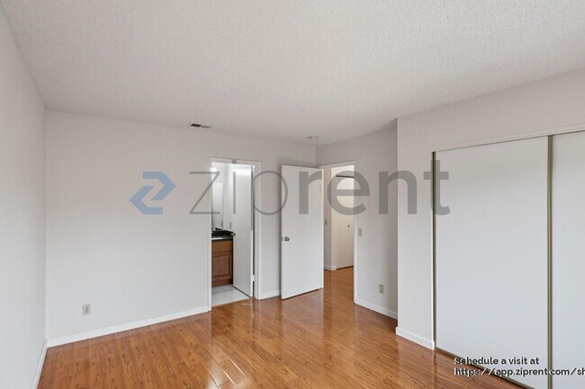 Building Photo - 2547 Easton Ln