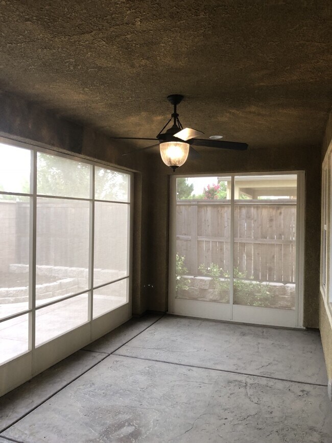 Building Photo - 5 bedroom Whitney Ranch Beauty! Walking di...
