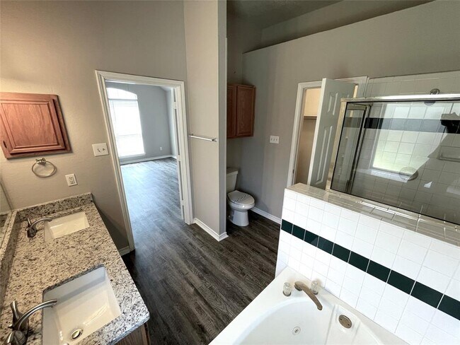 Building Photo - 8918 Quail Ridge Dr