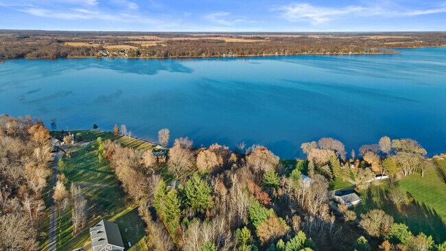 Building Photo - 222 Grouse Dr