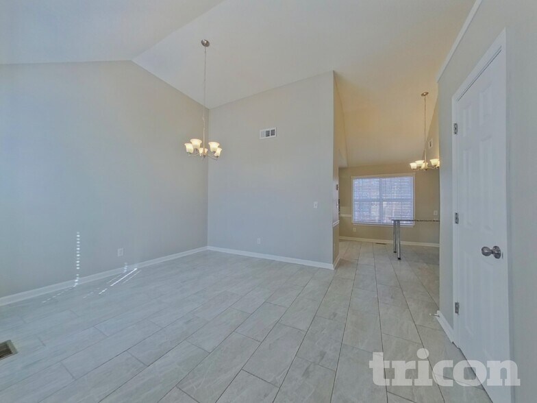 Building Photo - 3686 Lower Creek Dr