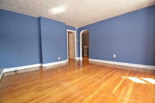 Building Photo - 98 Emerson St