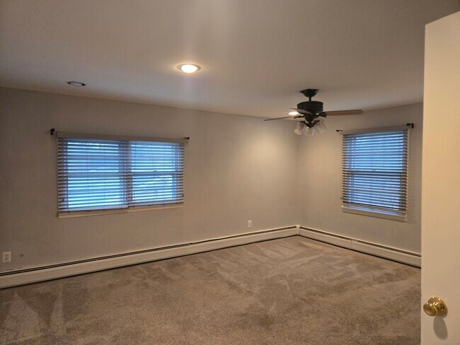 Building Photo - 36 Tina Cir