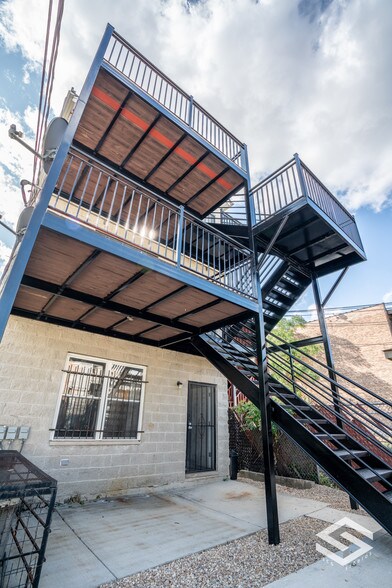 Building Photo - 1231 S Avers Ave