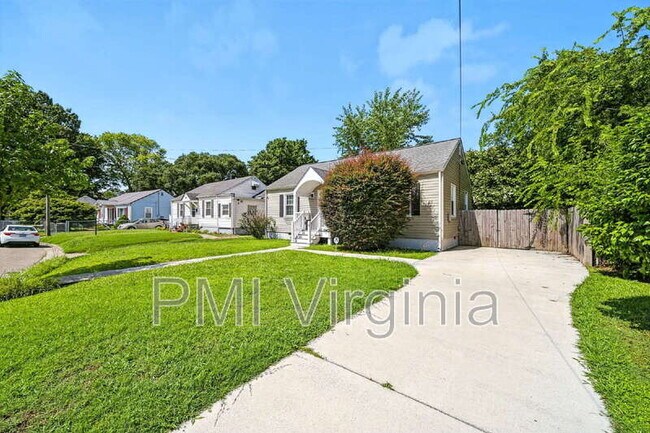 Building Photo - 9 Laurel Dr