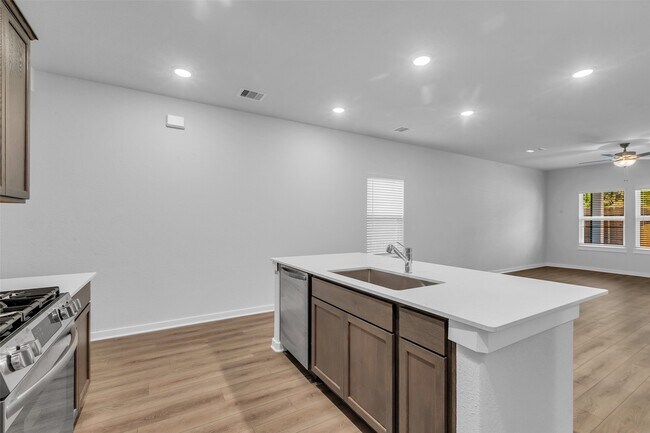 Building Photo - 8550 Blueberry Ash St
