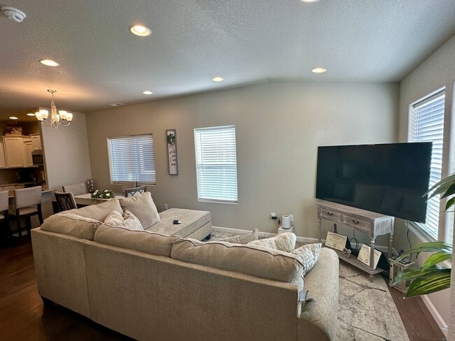 Building Photo - LIKE NEW CHAPEL HEIGHTS TOWNHOME w/ PIKES PEAK VIEWS - Security Deposit Waiver Available