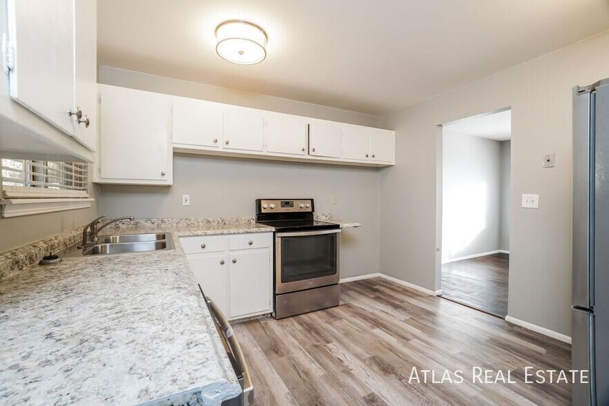 Building Photo - 828 Querida Dr